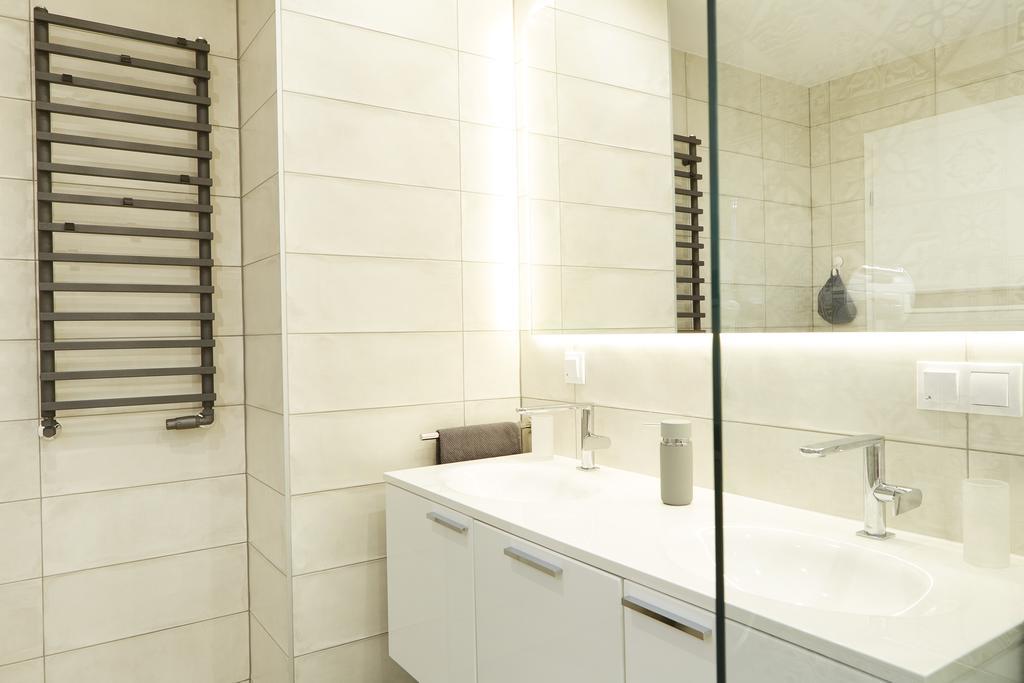 Apartamento Lovely Lux Garden Flat Near Royal Park Varsovia Exterior foto